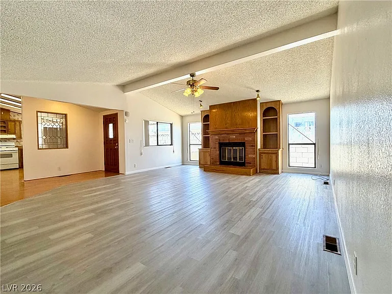 3126 La Barca Ln — Photo 2