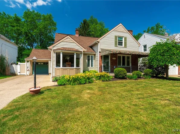 397 Darwin Dr, Amherst, NY 14226