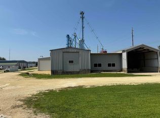 130 E 11th St, Monticello, IA 52310