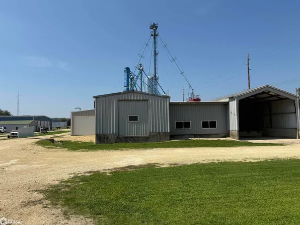 130 E 11th St, Monticello, IA 52310