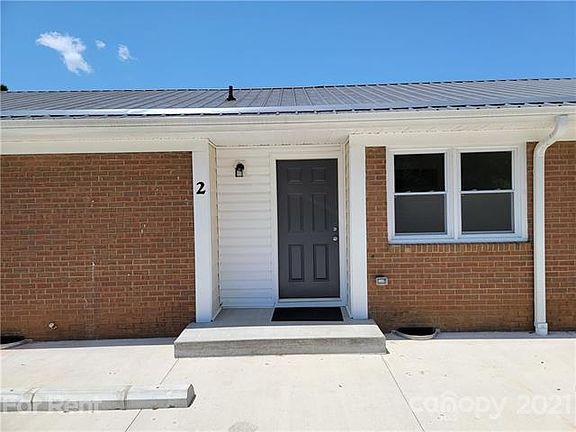 3rd image of 304 Crescent St
