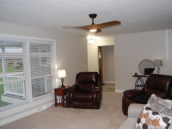 4th image of 3619 Zuck Rd