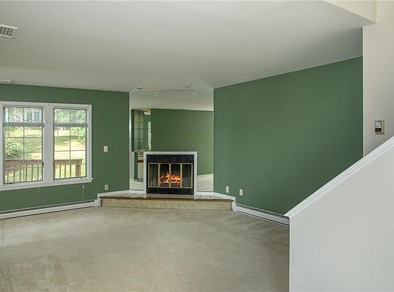 3rd image of 127 Fairways Cres #U127