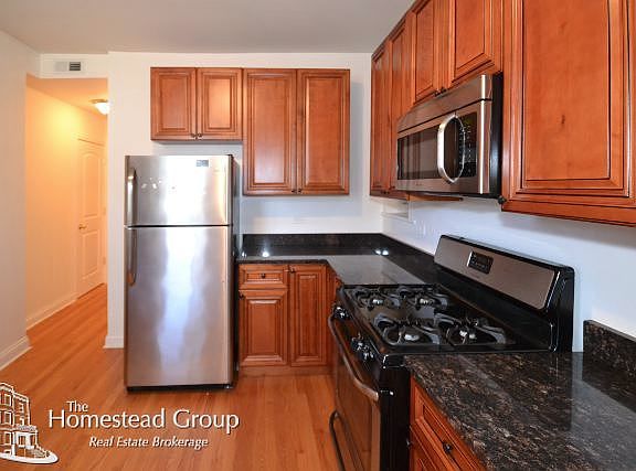2nd image of 3117 N Sheffield Ave #1