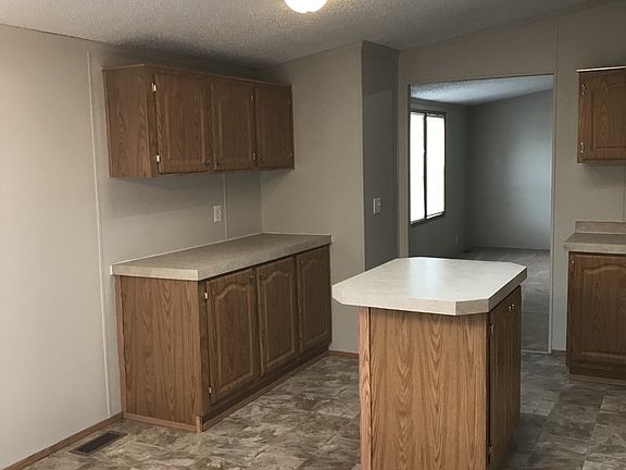 4th image of 33226 Grove Ct