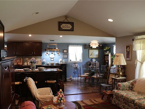 5th image of 16496 Willow Dr