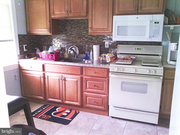 3rd image of 433 S Andrews Ave