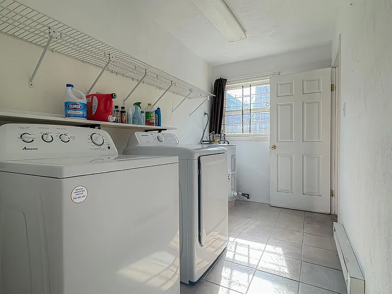 519 W 20th St #302 — Photo 39