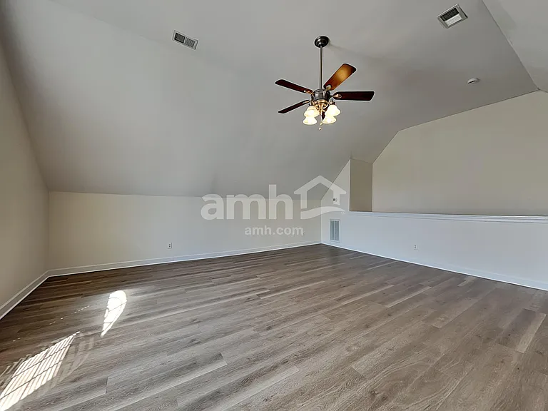 560 Summit Way — Photo 17