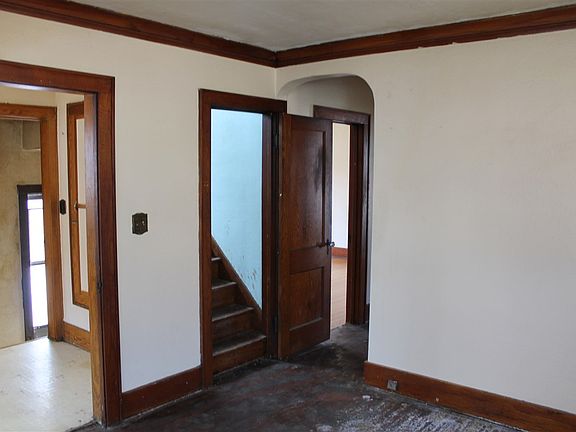 3rd image of 1104 E Arcadia Ave