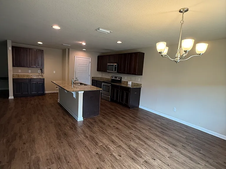 2532 Raspberry Ln — Photo 2