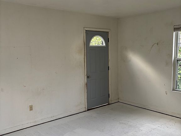 5th image of 3324 Manor Ct