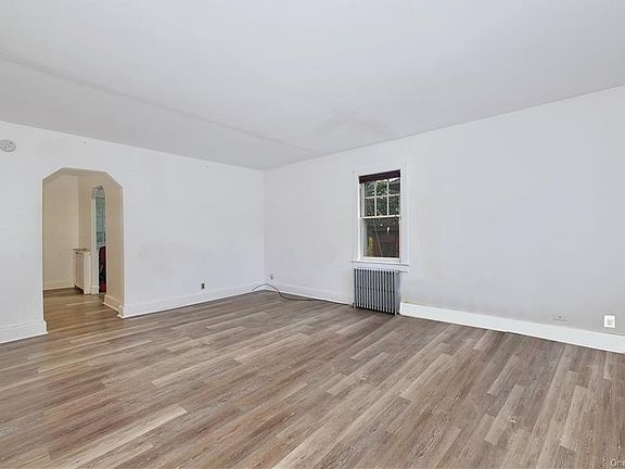3rd image of 35 Wawanda Ave