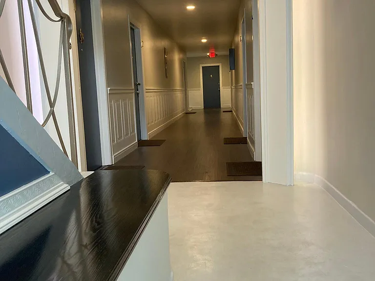 460 S Detroit St #7 — Photo 6