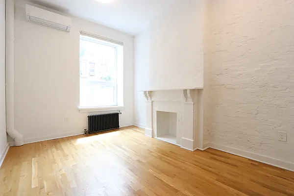 Rented by Nooklyn NYC LLC | media 31