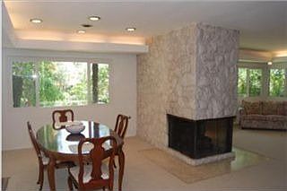 4th image of 2085 Vista Ave