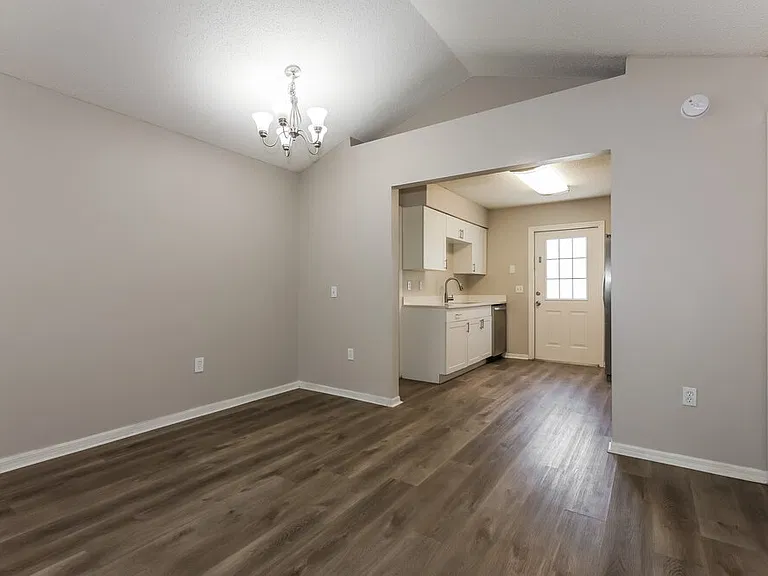 8308 Hedgeway Pl — Photo 5