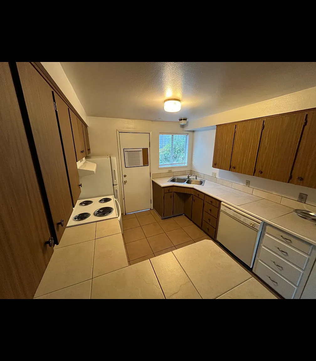 SW Levens St, Dallas — Photo 3