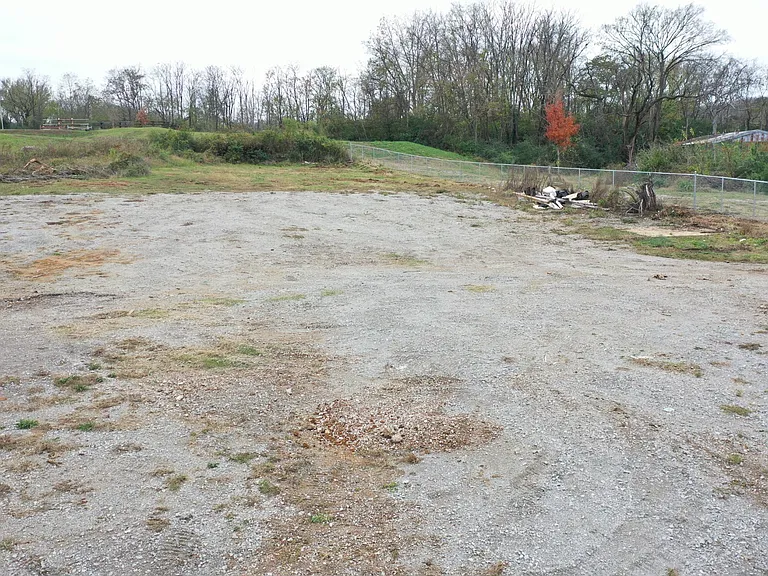 200 Cemetery Ave — Photo 7