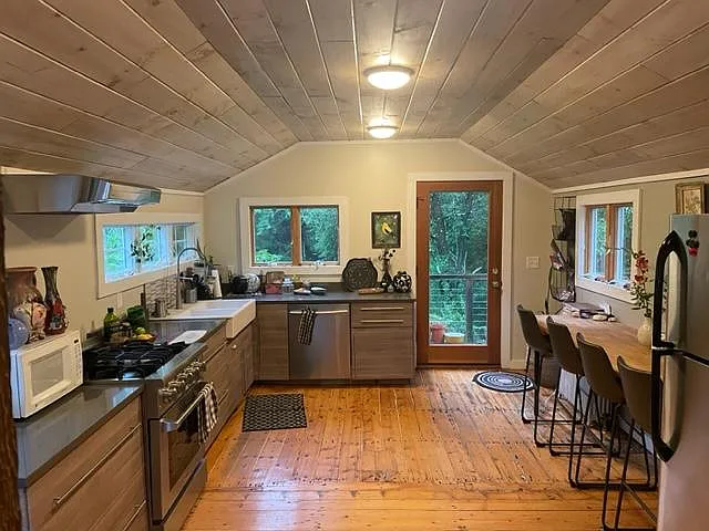 481 W Saugerties Rd — Photo 4