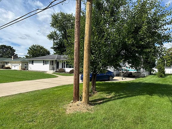 2nd image of 1642 Duguid Rd