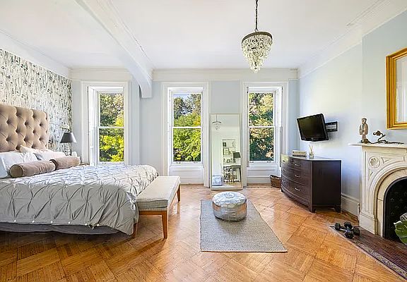 5th image of 298 Lafayette Ave