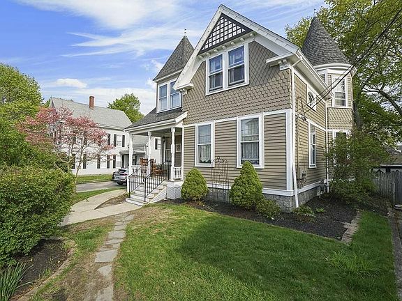 3rd image of 31 School St