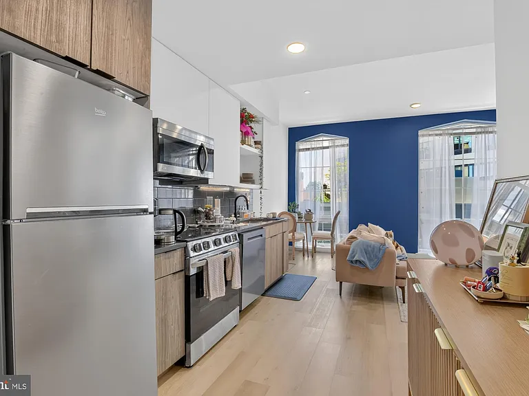 689 N Broad St #401 — Photo 2