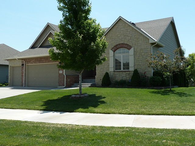 1st image of 307 E Crescent Lakes Dr