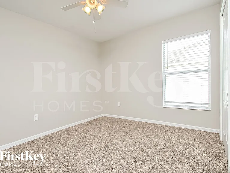 5203 Ashwood Dr — Photo 10