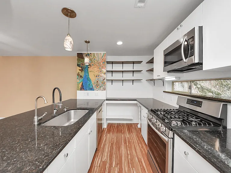 1428 Bailey St — Photo 10