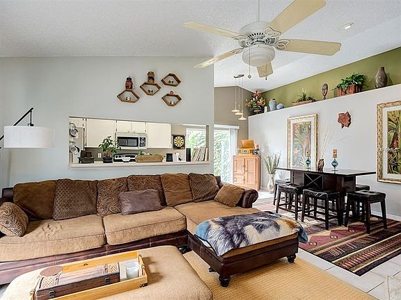 5th image of 2038 Carlton Dr