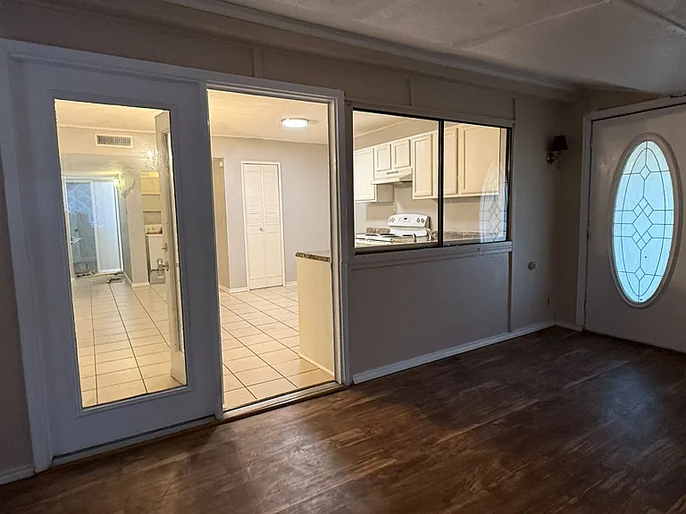 949 Middle Cove Dr — Photo 7