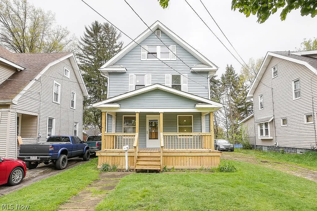76 Ido Ave photo 1