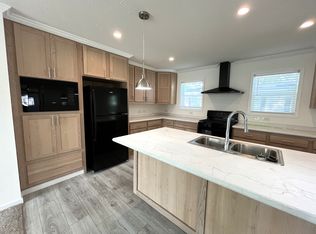 4860 Brittany Ct #282, Sterling Heights, MI 48310