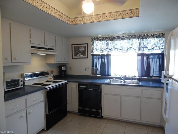 5th image of 9773 Oakcrest Ct