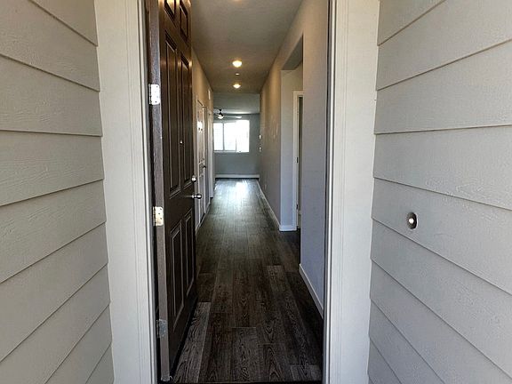 3rd image of 4032 Gossamer St