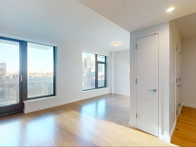 515 E 86th St #706 — Photo 8
