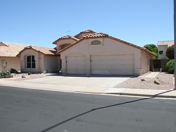 2nd image of 557 W Monte Ave