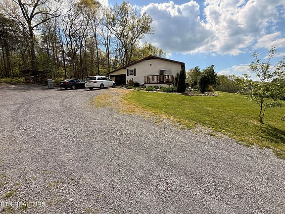 3rd image of 4936 Hurricane Rd
