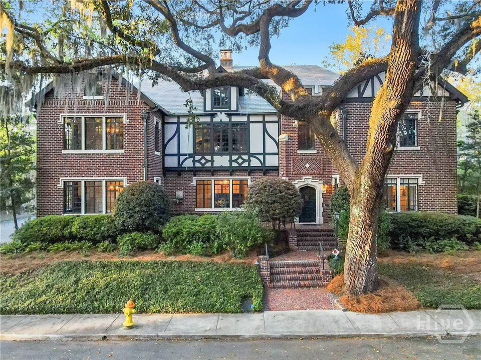 1st image of 302 E 46th Street