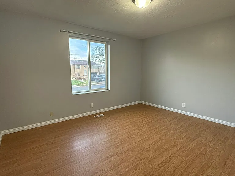 3556 S 8150 W — Photo 14