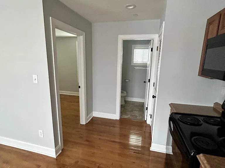 182 Revolution St #ABOVE THE GARAGE — Photo 5