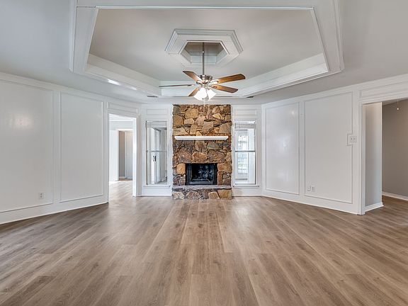 3rd image of 1201 Goldenrod Dr