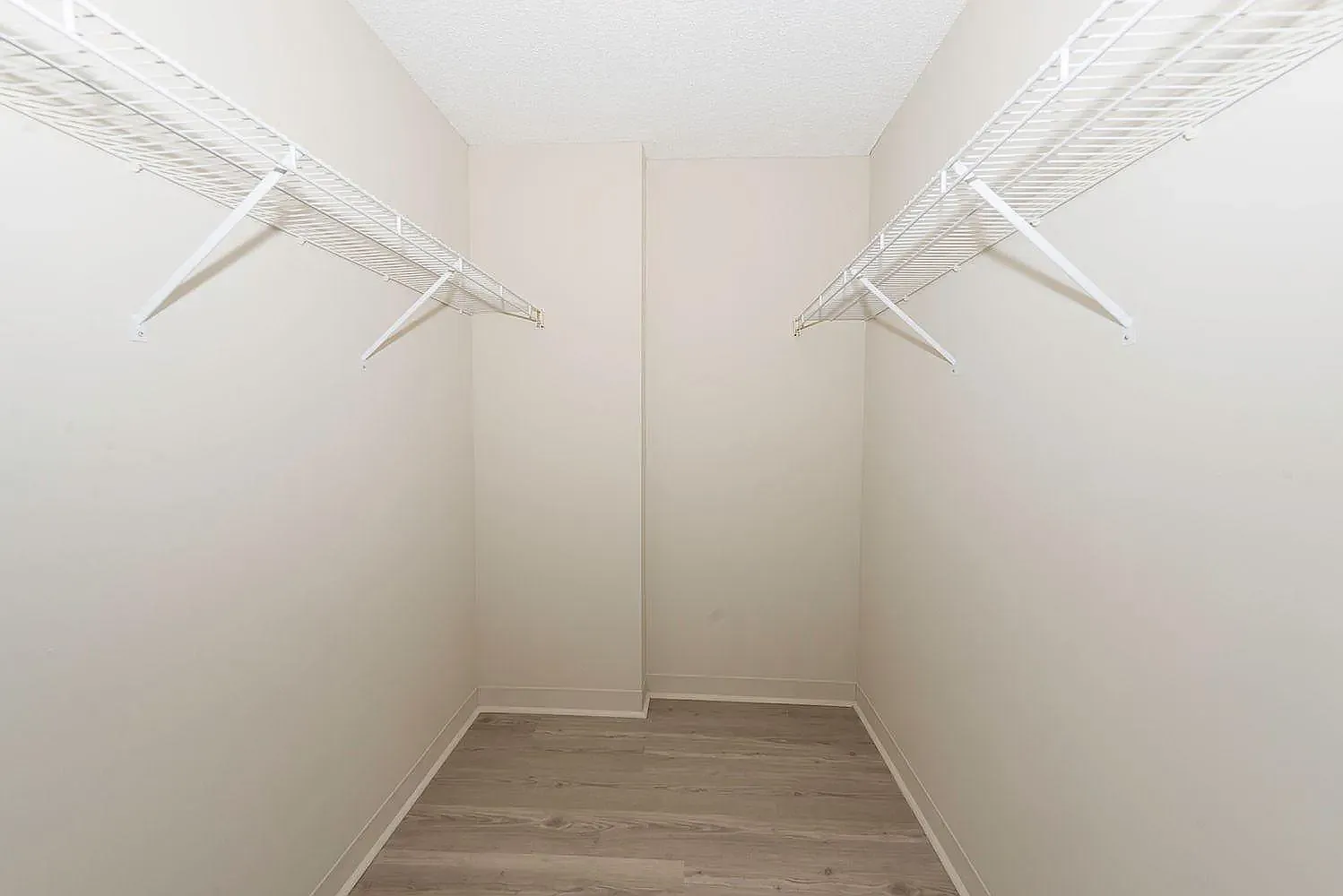 1 bed, 849 sqft, $2,495 — Photo 4