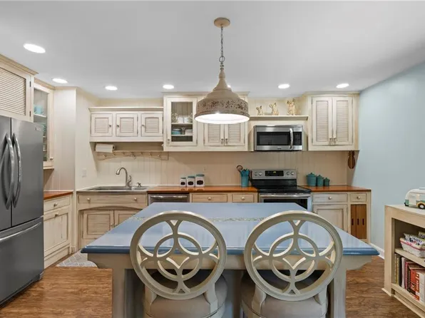 3060 Balearic Dr SE, Marietta, GA 30067