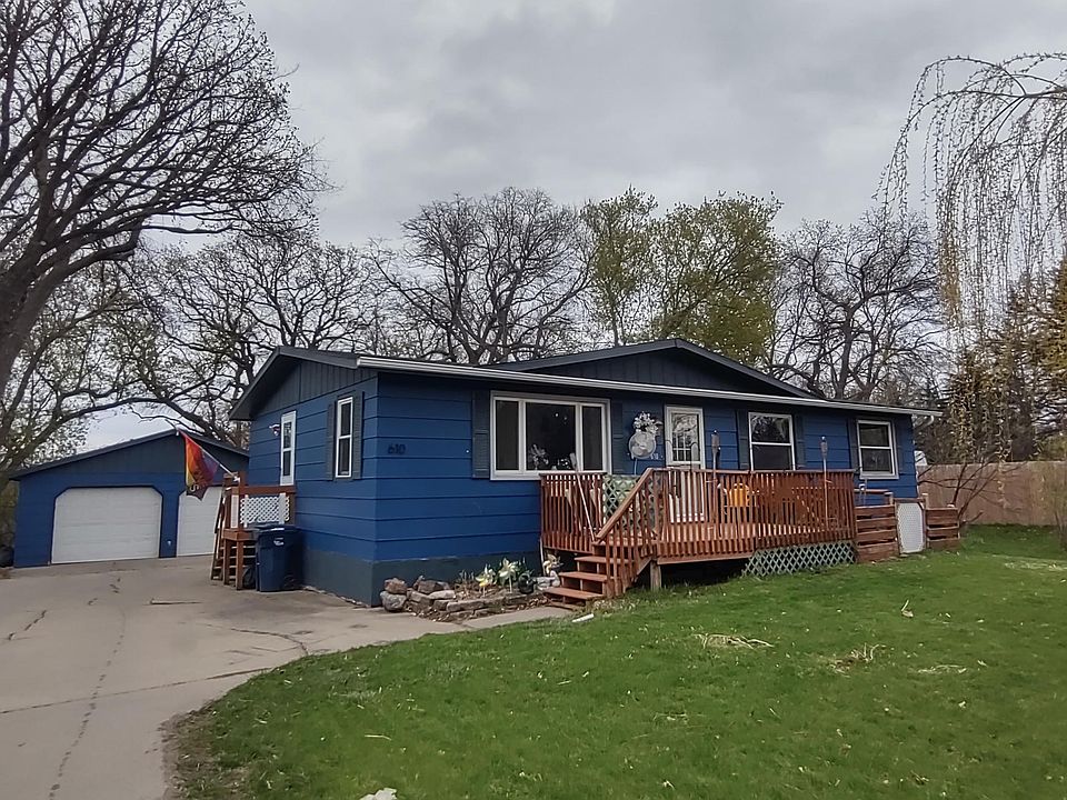 1st image of 610 Springen Ave