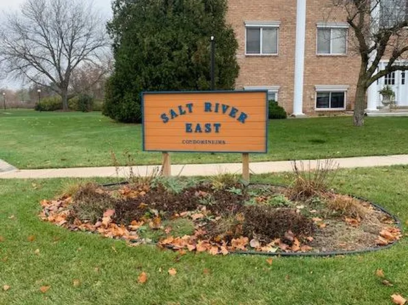 51178 Johns Dr #28, New Baltimore, MI 48047