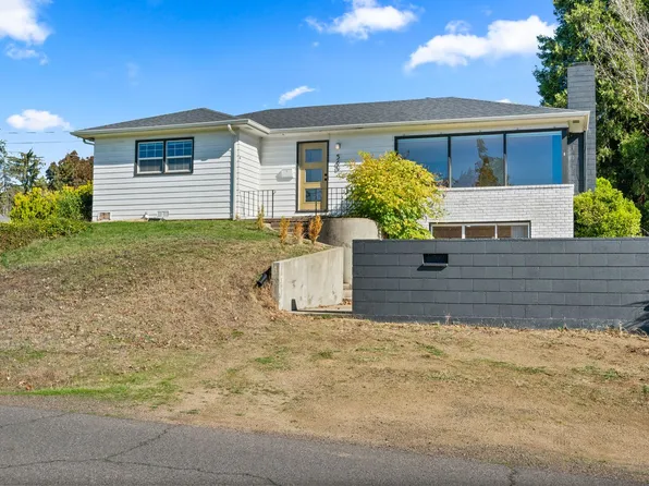 560 N Keene Way Dr, Medford, OR 97504