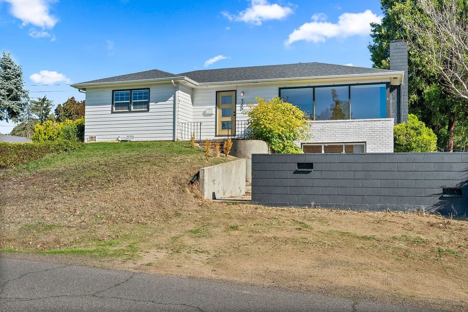 560 N Keene Way Dr photo 1